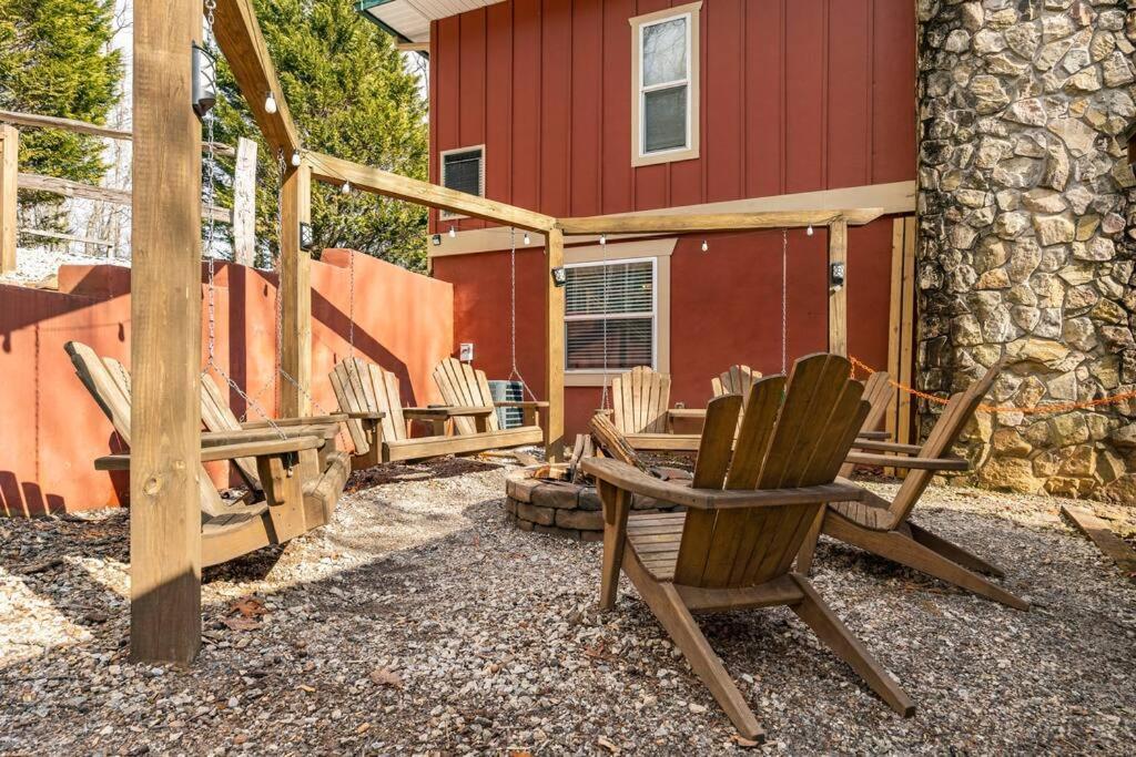 Red Rooster Family Cabin W/Hot Tub+Fire Pit+View Franklin Exteriör bild