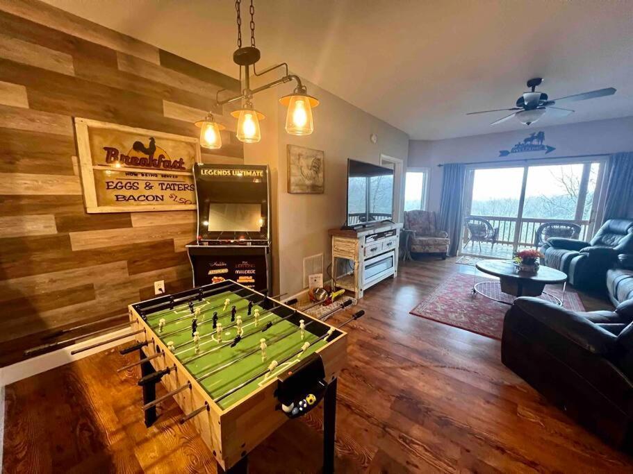Red Rooster Family Cabin W/Hot Tub+Fire Pit+View Franklin Exteriör bild