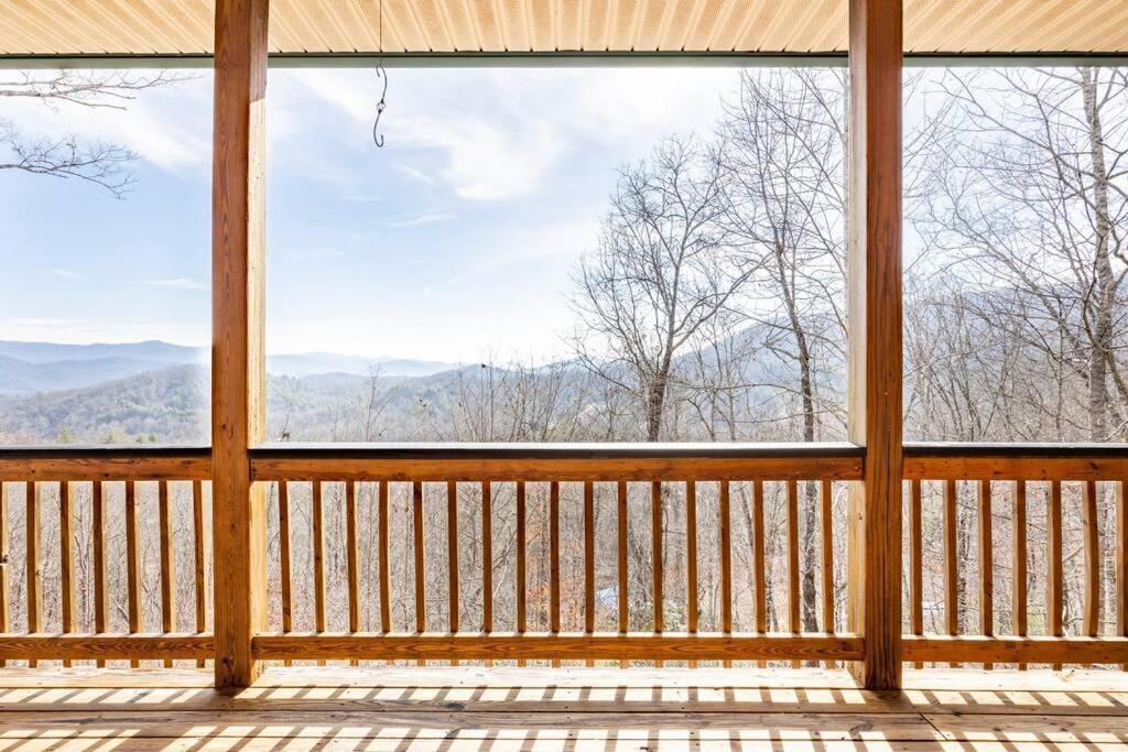 Red Rooster Family Cabin W/Hot Tub+Fire Pit+View Franklin Exteriör bild