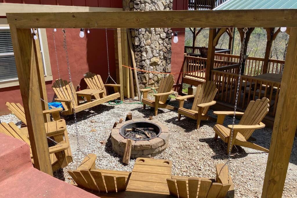 Red Rooster Family Cabin W/Hot Tub+Fire Pit+View Franklin Exteriör bild